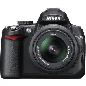 Nikon - D5000