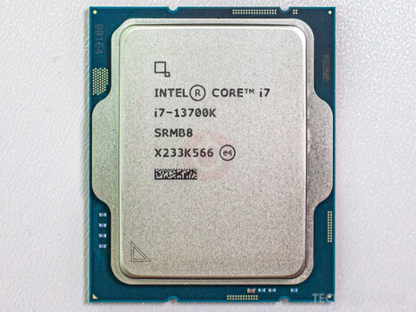 Intel - Core i7-13700K